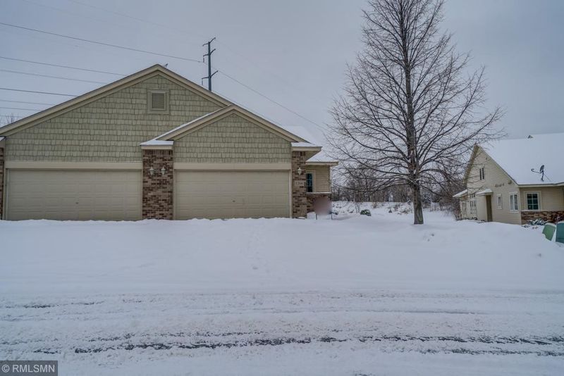 1204 Highridge Ct, Maplewood, MN 55109