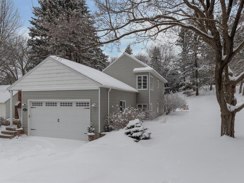 1305 9th St SW, Rochester, MN 55902