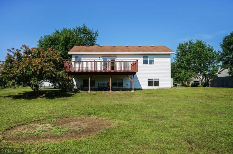 404 11th Ave NW, Isanti, MN 55040