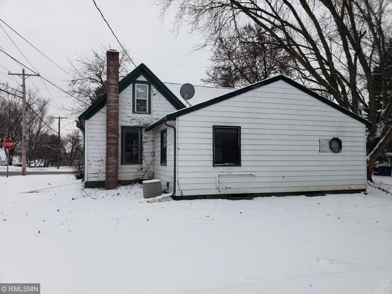 2677 17th Ave E, North Saint Paul, MN 55109