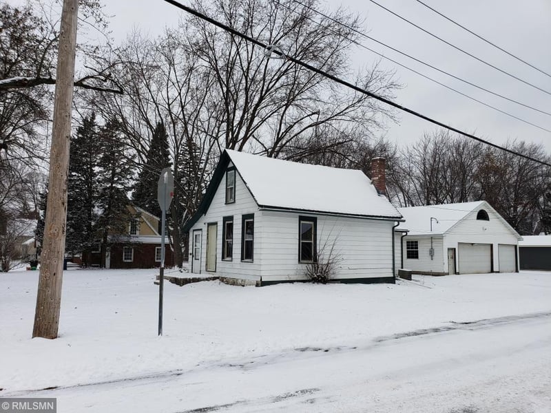 2677 17th Ave E, North Saint Paul, MN 55109