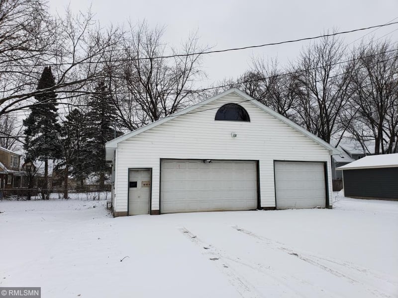 2677 17th Ave E, North Saint Paul, MN 55109
