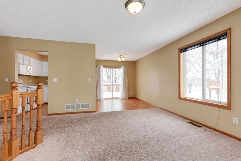 1334 Applegate Ln, Shakopee, MN 55379