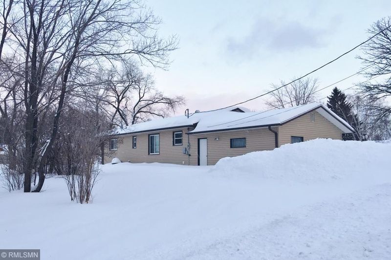 103 SW Dakota Ave, Staples, MN 56479