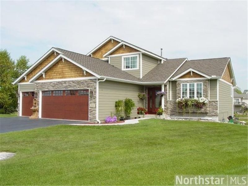 305 Edelweiss Cir NW, Saint Michael, MN 55376