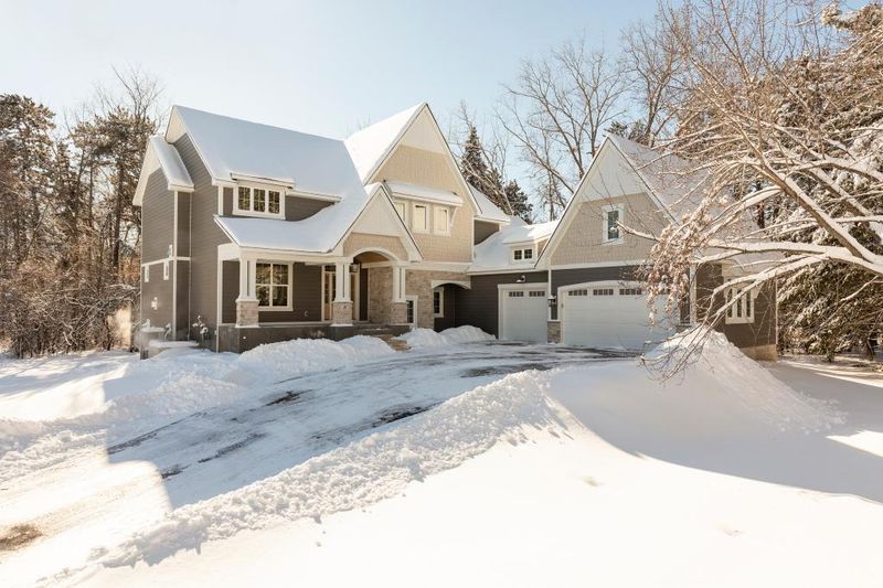 8 Tree Farm Ln, North Oaks, MN 55126