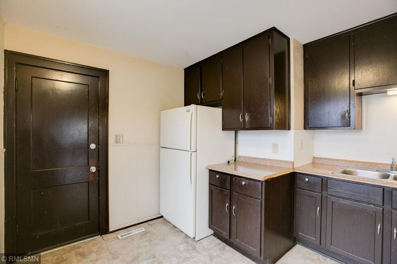 264 Thomas Ave, Saint Paul, MN 55103