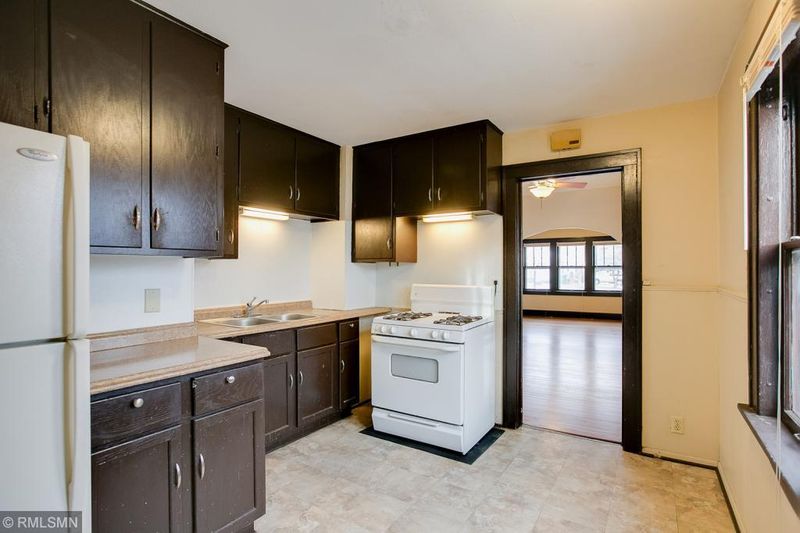 264 Thomas Ave, Saint Paul, MN 55103