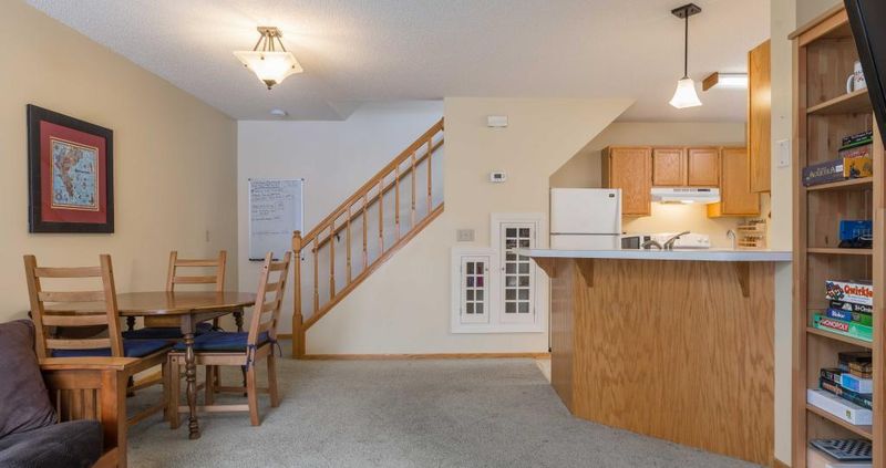 4093 Durham Ct #102, Eagan, MN 55122