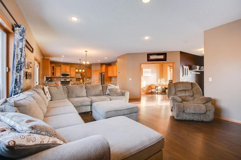 8339 Gatewater Dr, Monticello, MN 55362