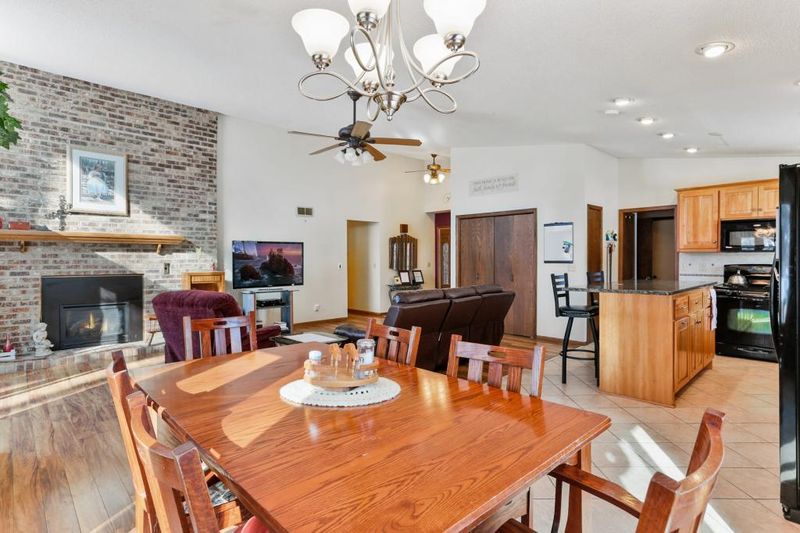 7733 W 99th Street Cir, Bloomington, MN 55438