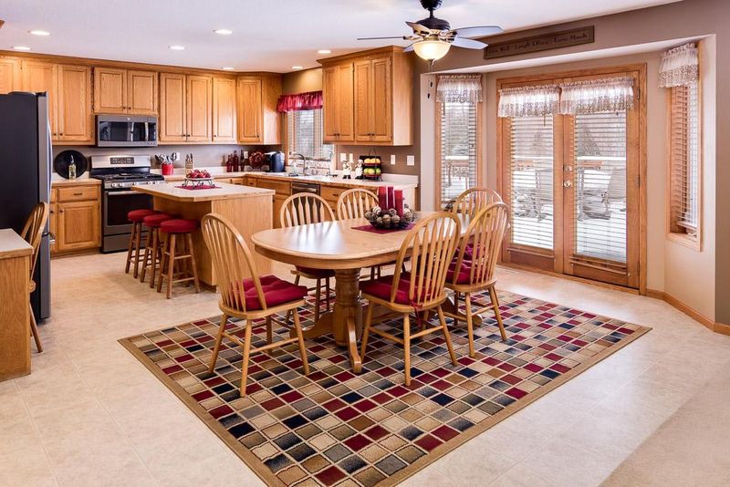 19080 Fox Ridge Rd, Prior Lake, MN 55372