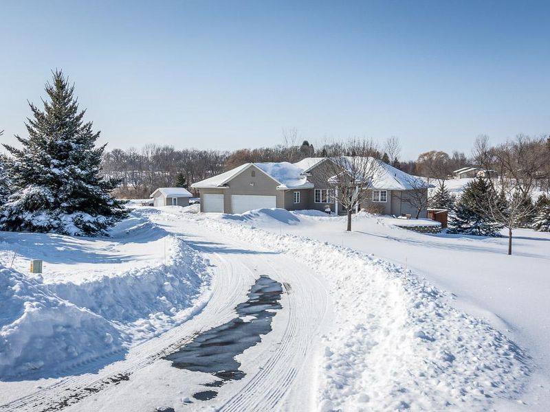 19080 Fox Ridge Rd, Prior Lake, MN 55372