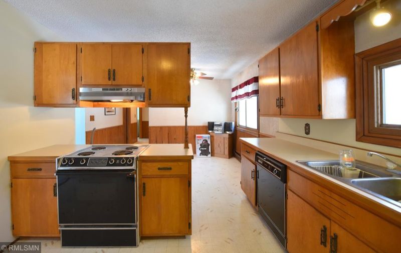 16687 Gilbert Lake Rd, Brainerd, MN 56401