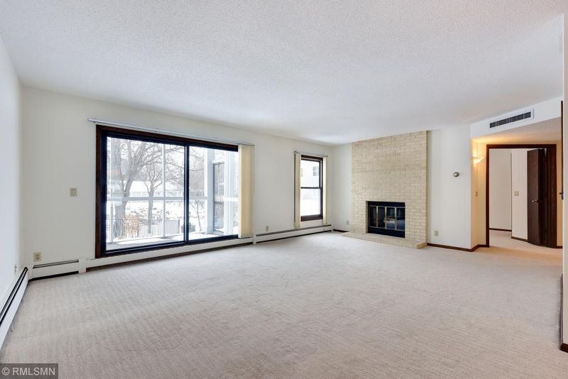 3030 Saint Albans Mill Rd #112, Minnetonka, MN 55305