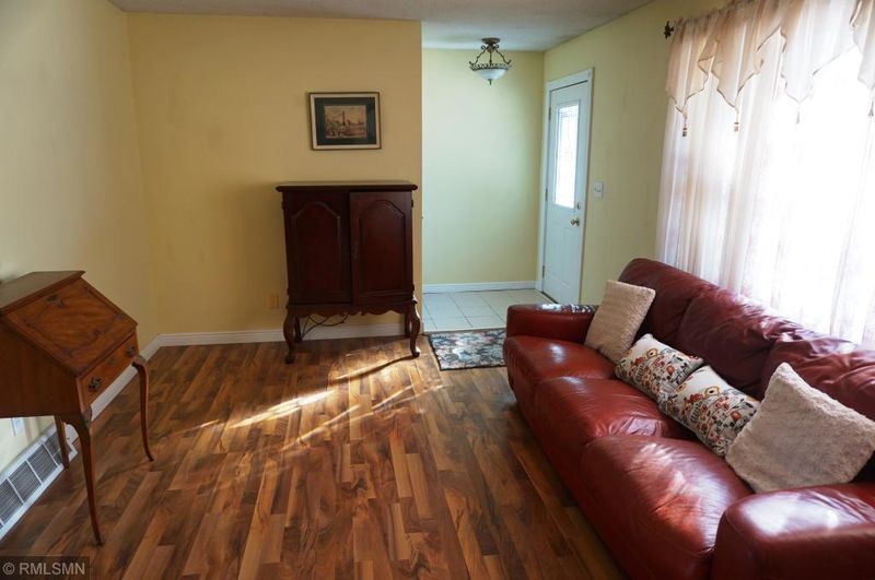 918 Pine St, Prescott, WI 54021