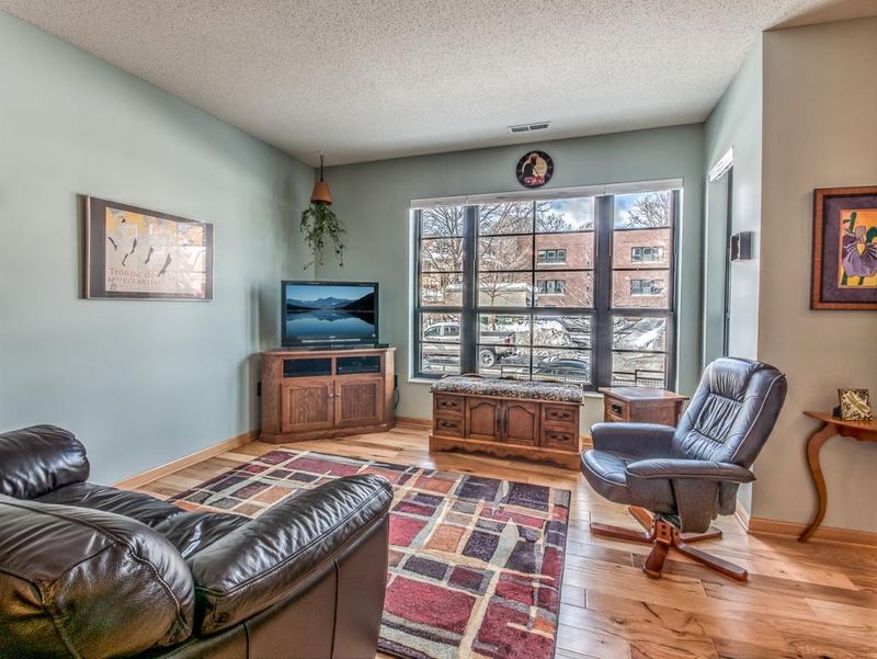820 Emerald St #115, Saint Paul, MN 55114