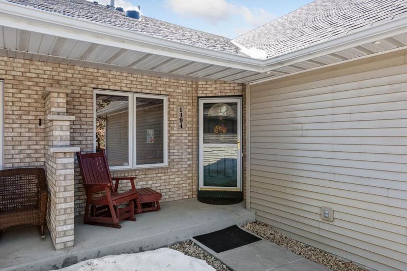 1494 Violet Ln, Eagan, MN 55122