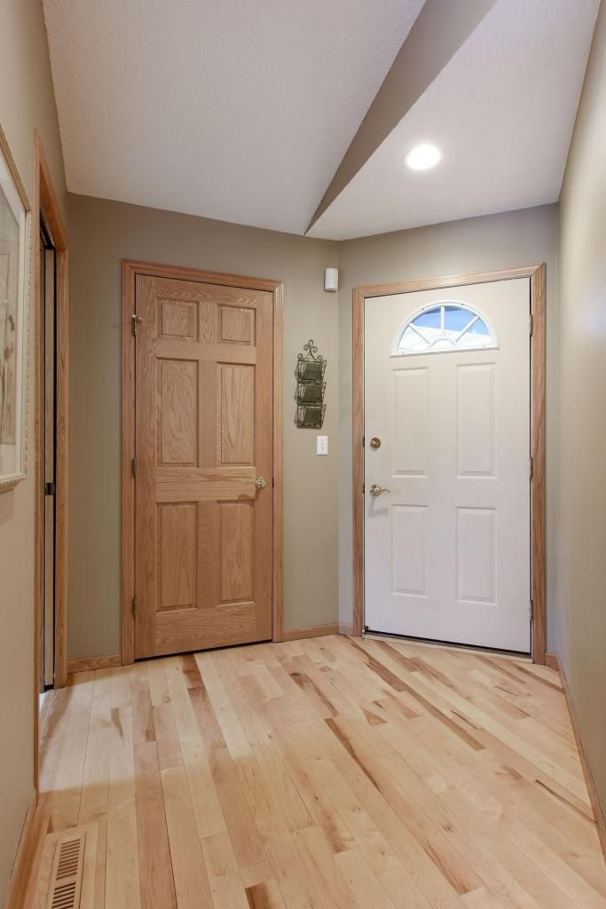 1494 Violet Ln, Eagan, MN 55122