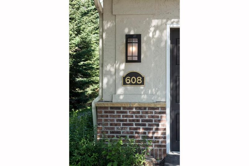 608 River St, Minneapolis, MN 55401