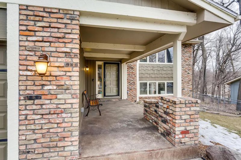 2883 Halstead Ln, Mound, MN 55364