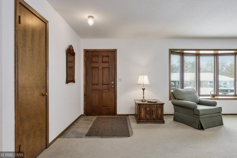 5500 Holiday Rd, Minnetonka, MN 55345