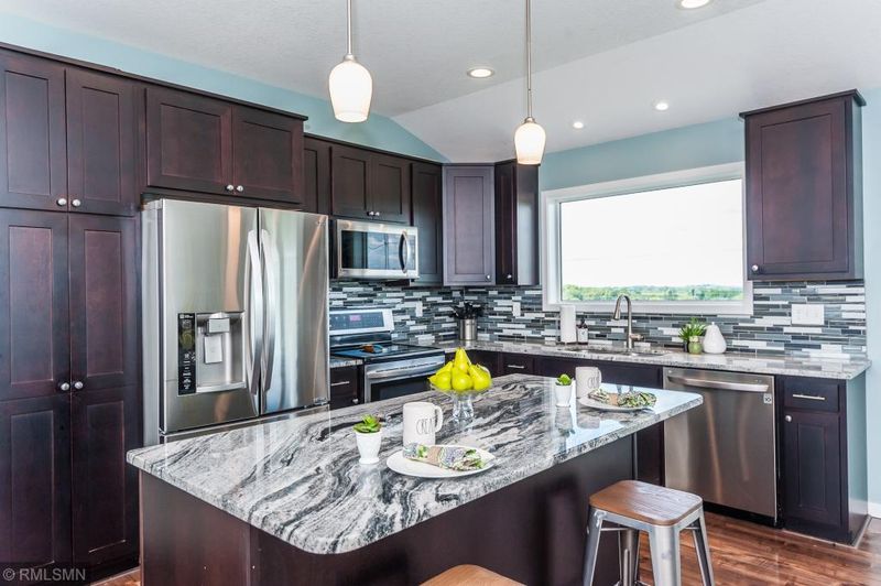 605 12th St NW, Kasson, MN 55944