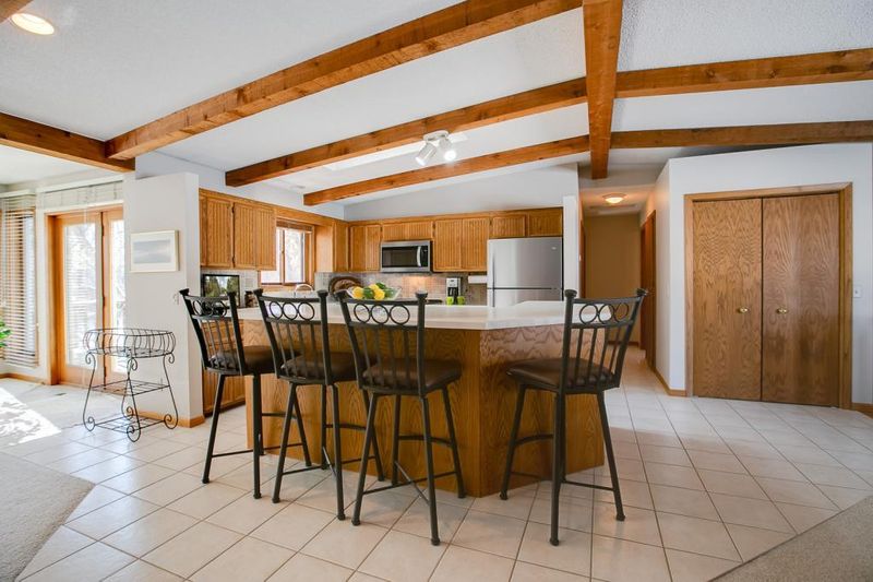 1002 Wedgewood Ln S, Eagan, MN 55123