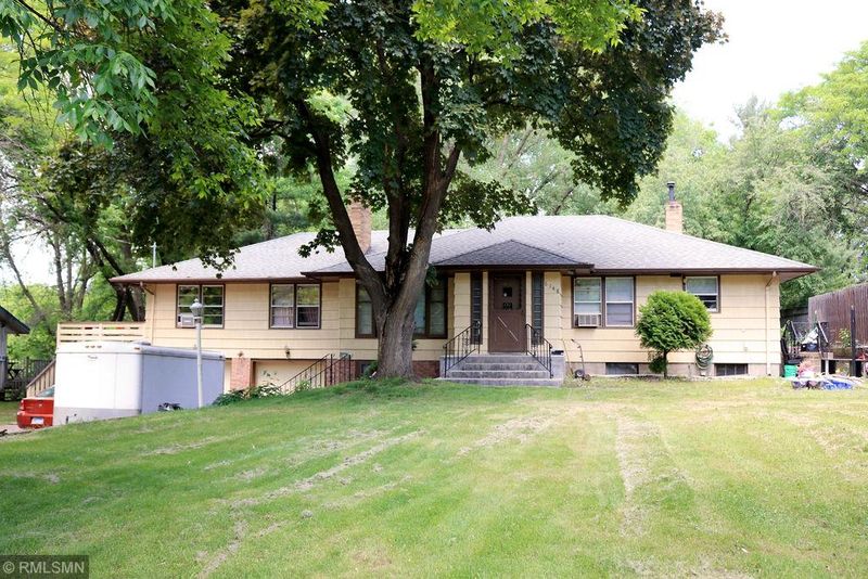 6148 9th St N, Oakdale, MN 55128