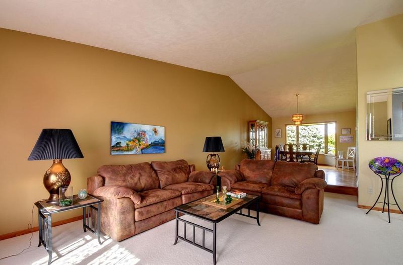 22524 Lexington Rd, Le Center, MN 56057