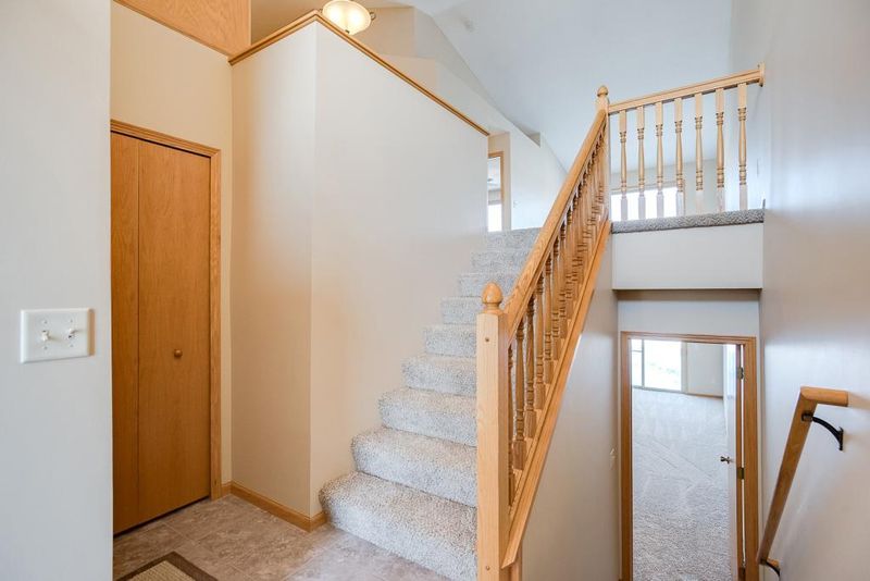 8306 Parkview Ave NE, Elk River, MN 55330