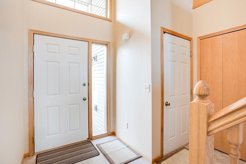 8306 Parkview Ave NE, Elk River, MN 55330