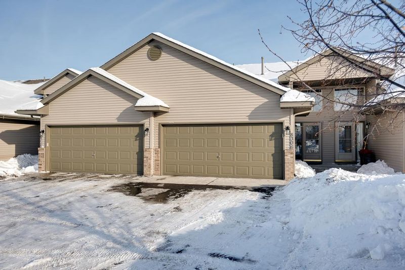 8306 Parkview Ave NE, Elk River, MN 55330