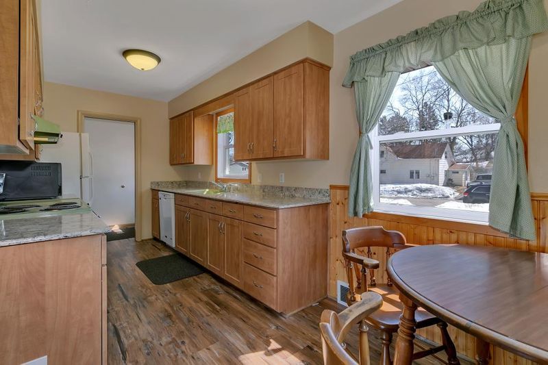 47 6th St S, Sauk Rapids, MN 56379