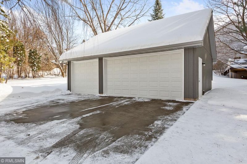 3657 Snelling Ave N, Arden Hills, MN 55112