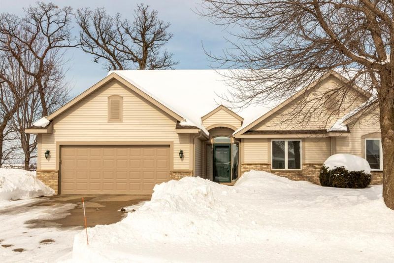 4905 Oaklawn Ln NW, Rochester, MN 55901