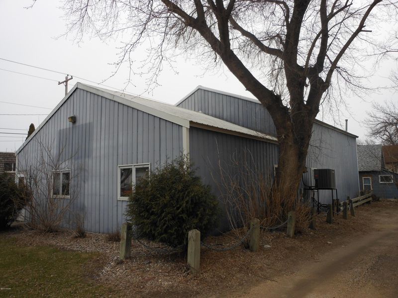 201 Dolson St SE, Willmar, MN 56201