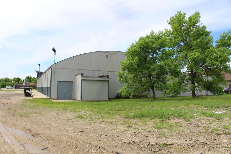 325 W Oxford St, Worthington, MN 56187
