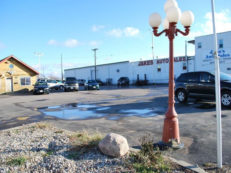 320 N State St, Fairmont, MN 56031