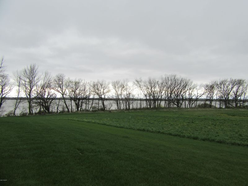 14 Royal Oaks Rd, Garvin, MN 56132