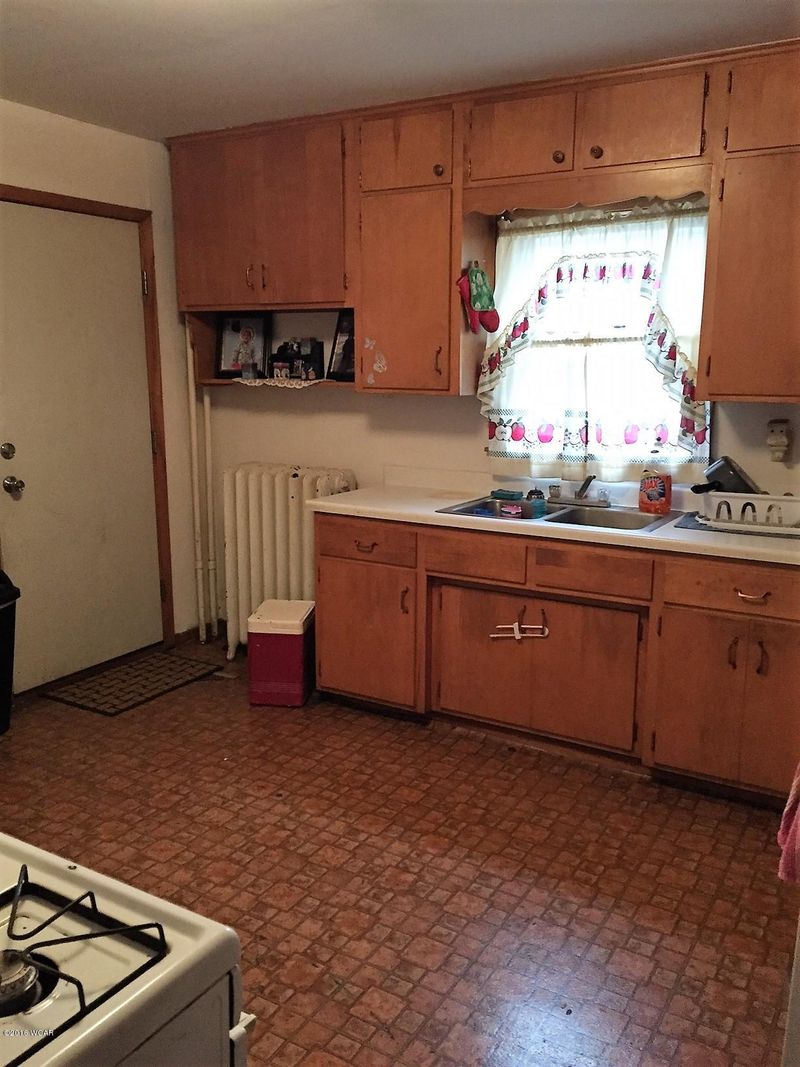 207 7 St NW, Willmar, MN 56201