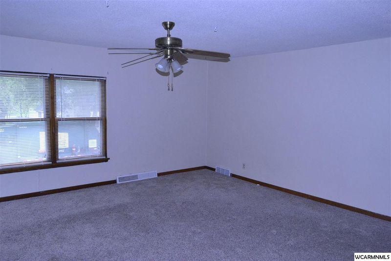 214 W 10 Street, Fairmont, MN 56031