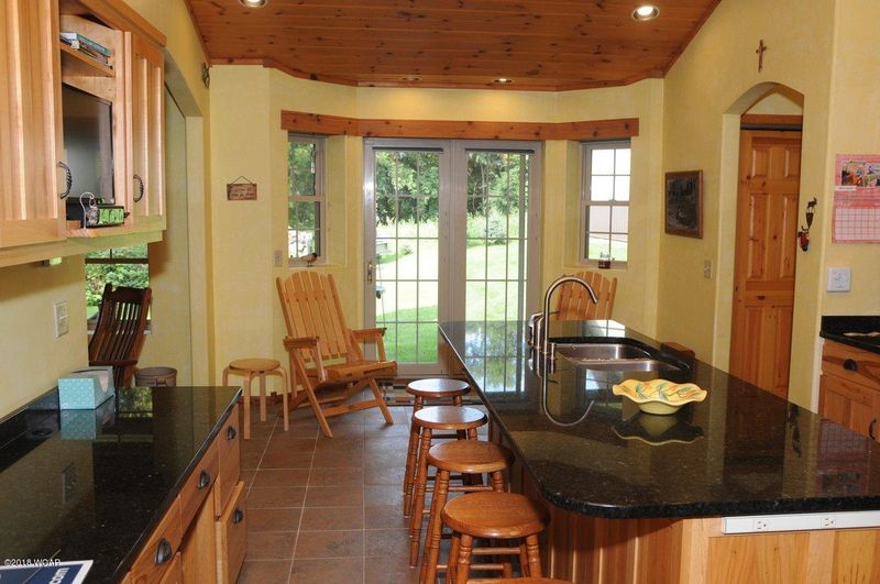 8391 Oak Ridge Dr, Spicer, MN 56288