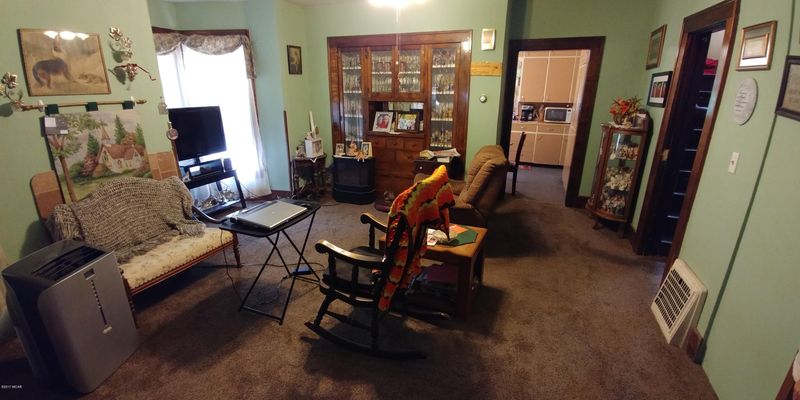 531 8th St, Walnut Grove, MN 56180