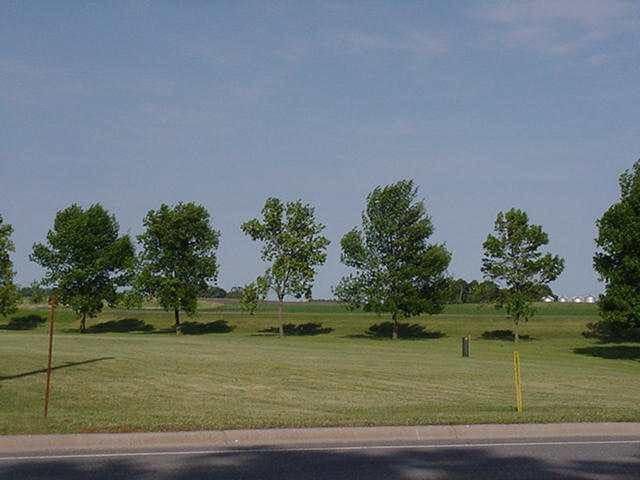 800 Elm Dr, Fairfax, MN 55332