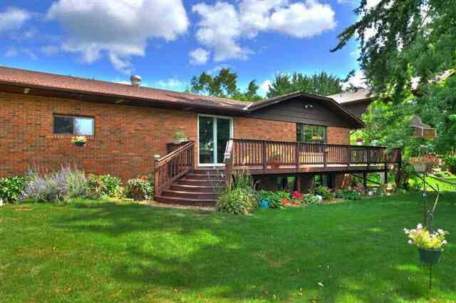 1988 Bay St, Worthington, MN 56187
