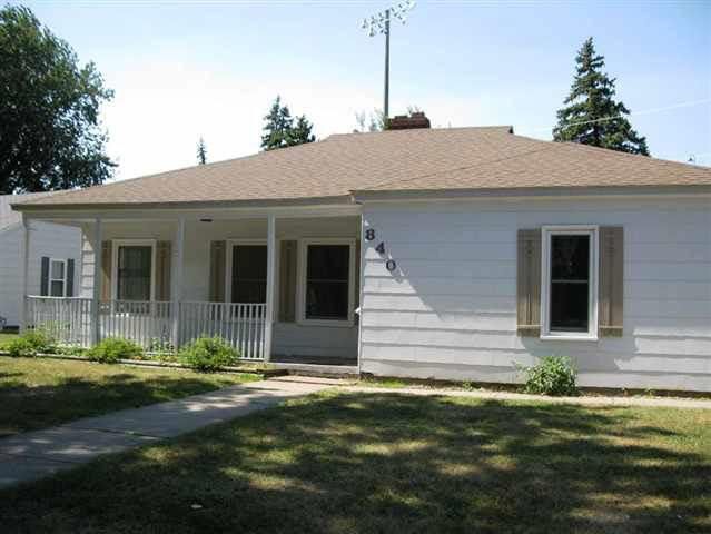 840 E 2 St, Redwood Falls, MN 56283