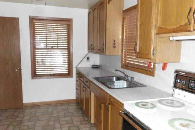 225 S Spring, Springfield, MN 56087