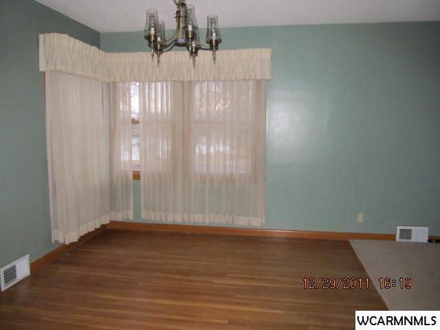 617 NW Oak Ln, Willmar, MN 56201
