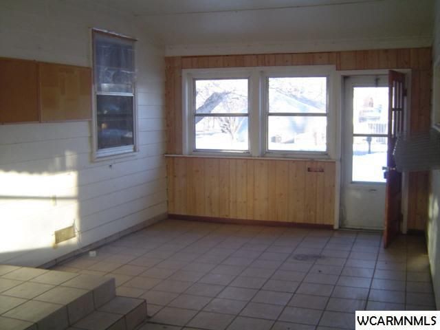 103 Ray Ave, Jackson, MN 56143